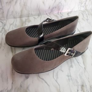 ASGI Splendor Grey Mary Jane Flats 9.5